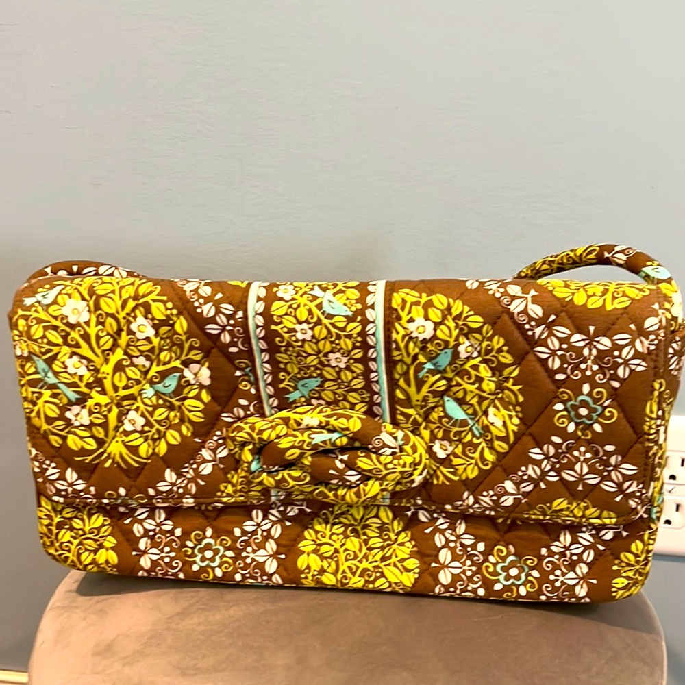 Vera Bradley handbag. perfect condition. 12 inches in length.